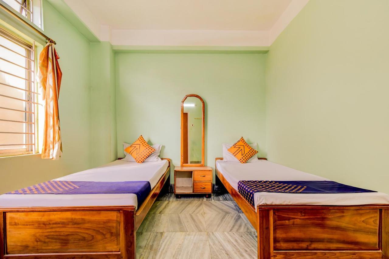 Oyo 63538 Hotel Lotus 1 Khanapara Esterno foto
