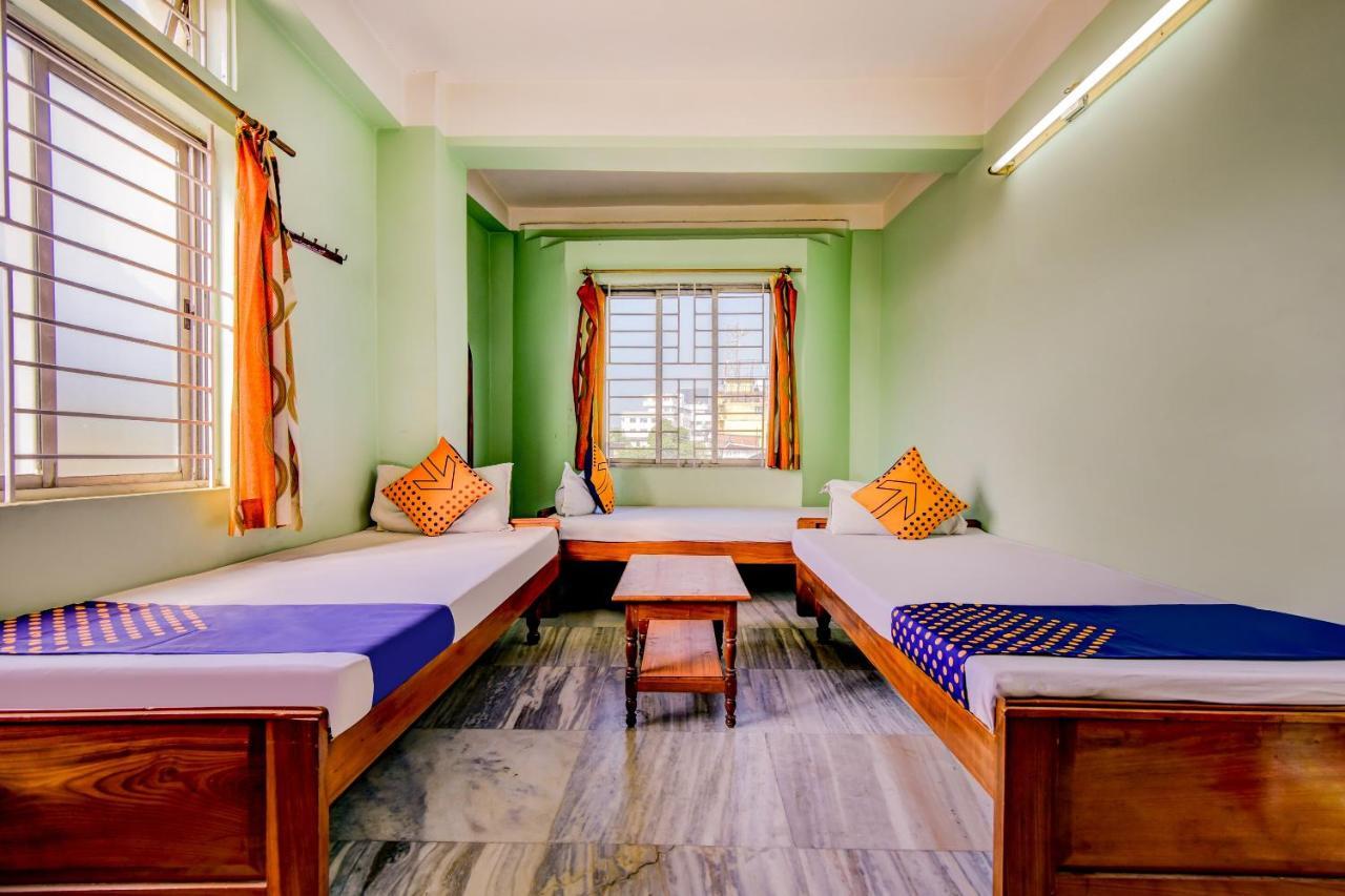 Oyo 63538 Hotel Lotus 1 Khanapara Camera foto